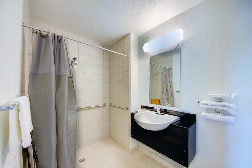 Americas Best Value Inn Стилуотър Стая снимка