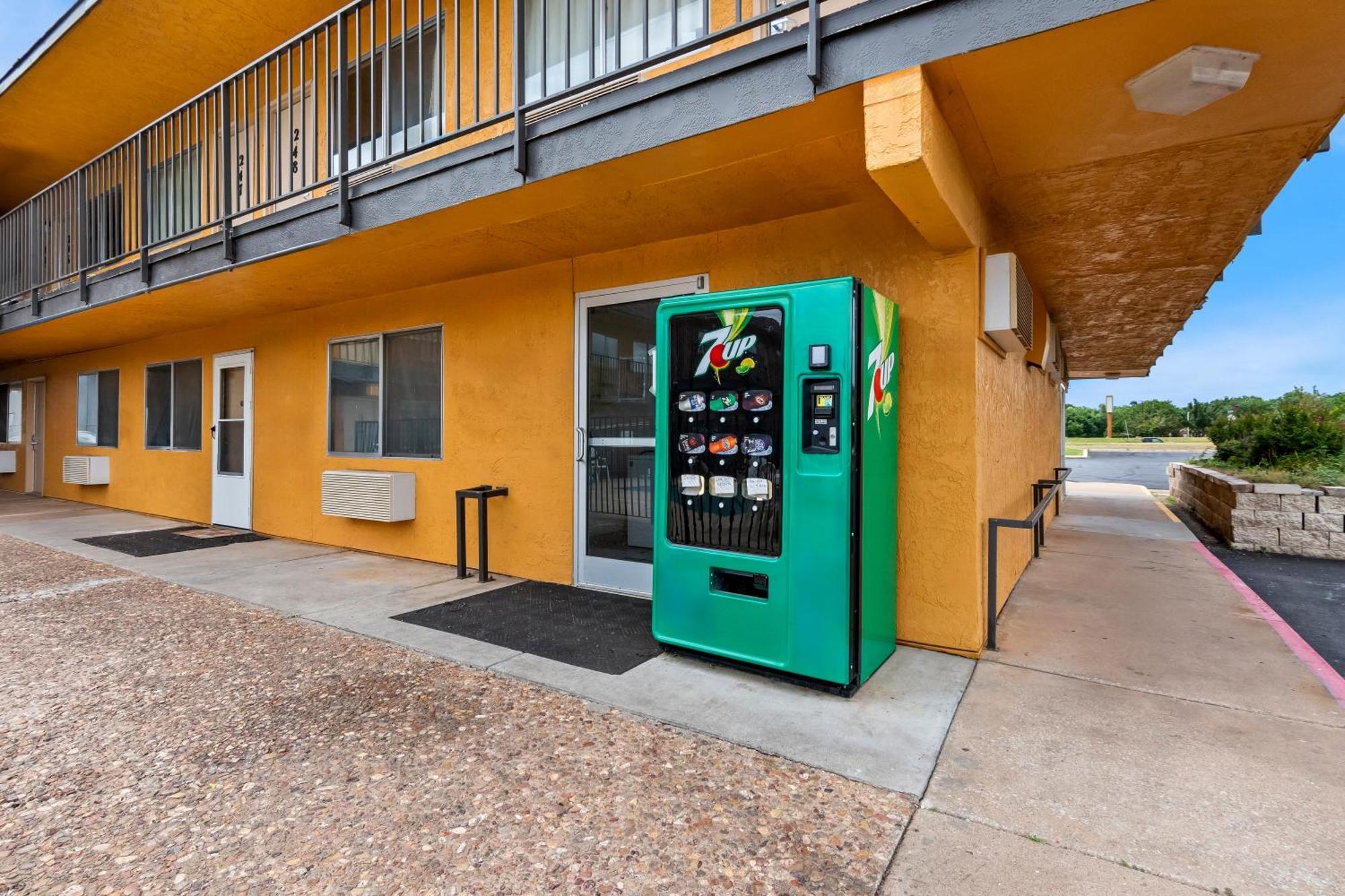 Americas Best Value Inn Стилуотър Екстериор снимка