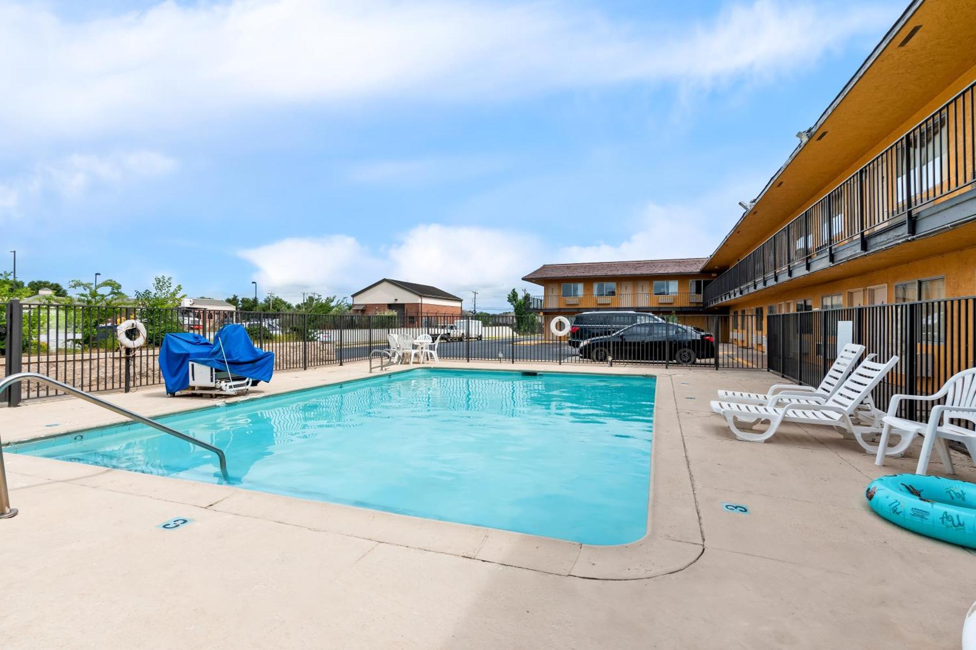 Americas Best Value Inn Стилуотър Екстериор снимка