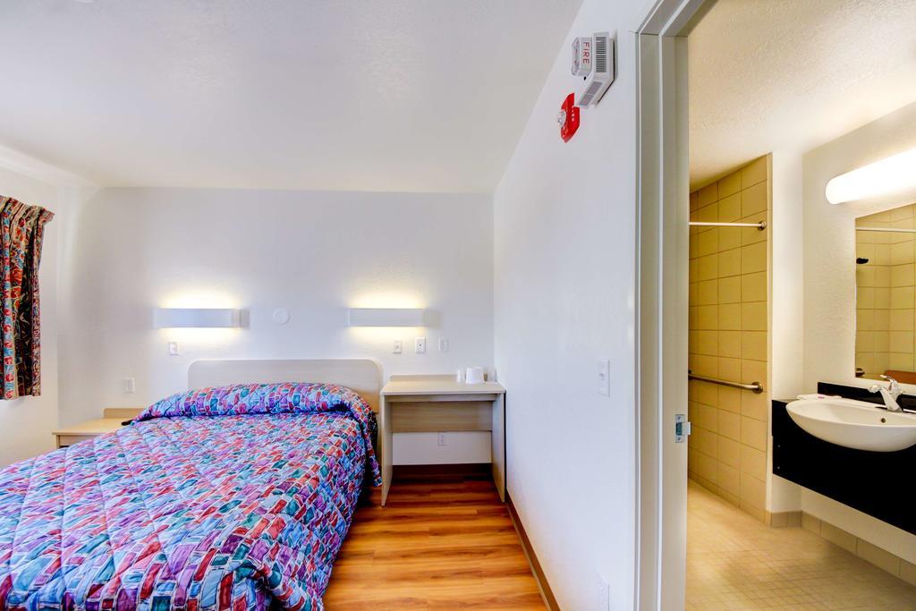 Americas Best Value Inn Стилуотър Екстериор снимка